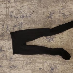 Lululemon full length black aligns size 6